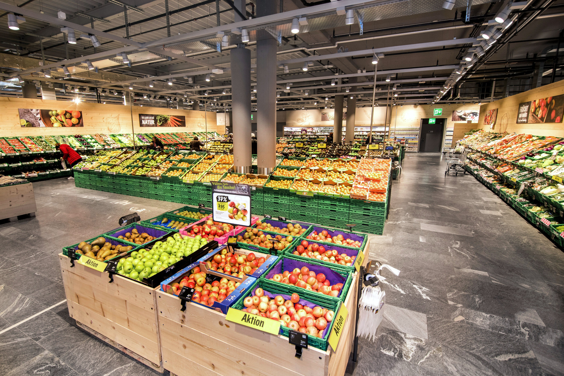 Einkaufen wie auf dem Markt - Coop Megastore Volkiland